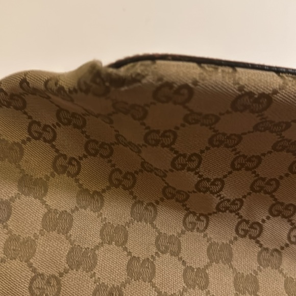 Assorted Louis Vuitton, Gucci, Loewe,MCM, YSL,Christian Dior handbags & wallets - Picture 10 of 16